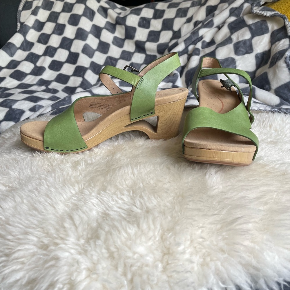 DANSKO Tasha sandal with cut out edge